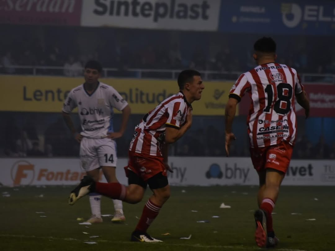 increíble lo que generás, sangre viva, el que dejó rastro de adn juliense en la cancha 🇦🇹👊🏽