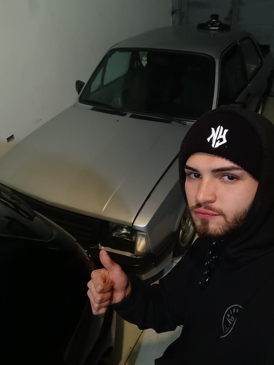 pagdechevette's tweet photo. Meus amigos, o quanto eu sou apaixonado nessa lata de ferrugem não tá escrito, pqp, q carro... https://t.co/VcipvN7Ufa