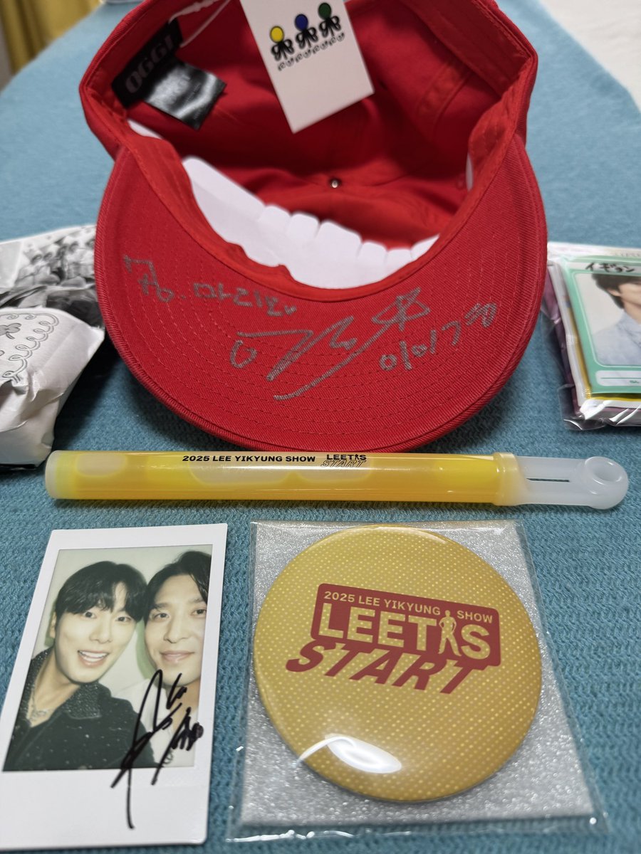 PierreTakikoJO's tweet image. Gift for Lee Yikyung イイギョンさんのファンミーティングで頂いたキャップ、チェキ、推し活仲間からの差し入れ、Goods。楽しい思い出が蘇って来ます。Thank you very much 🙏#leeyikyung #leet’sstrat #leeyikyungshow #イイギョンファンミーティングジャパン #チェキ #サイン入りキャップ