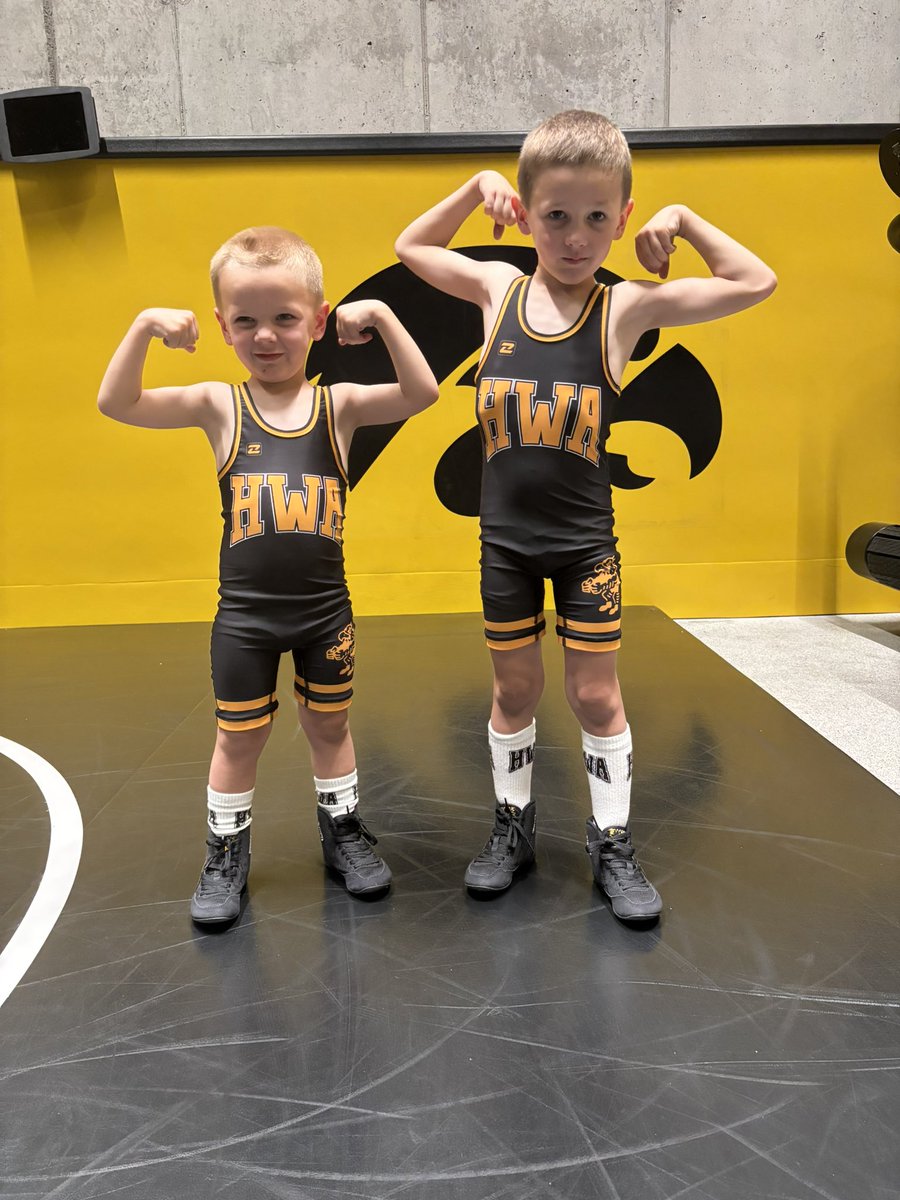 IowaAggie10's tweet photo. Excited to kick off another season with @hawkswacademy! https://t.co/xB6z28UD3G