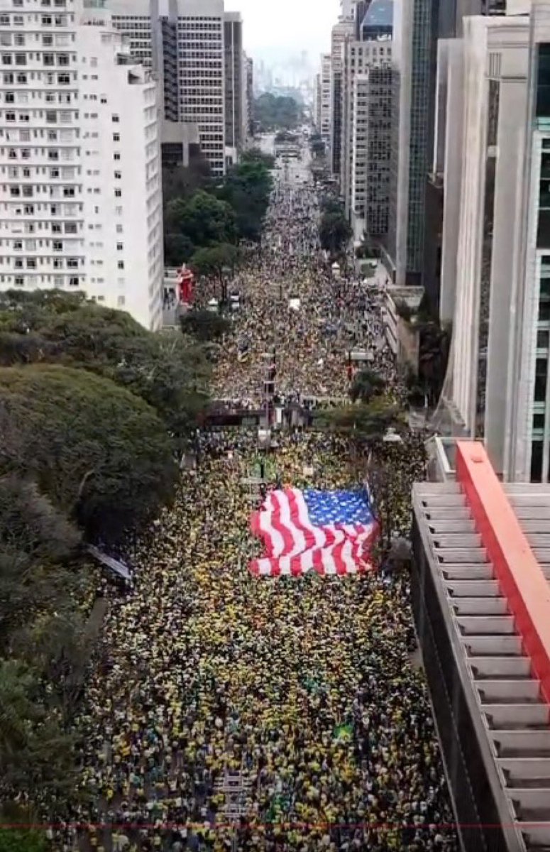 Uma imagem vale mais que um milhão de palavras.
<a href="/realDonaldTrump/">Donald J. Trump</a> 
<a href="/SecRubio/">Secretary Marco Rubio</a> 
<a href="/JasonMiller/">Jason Miller</a>
