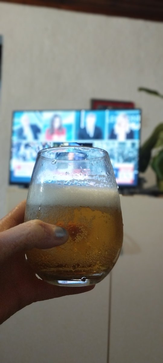 Lxs de afuera que lloren, y lxs de adentro que le pidan perdón 
#axel2027