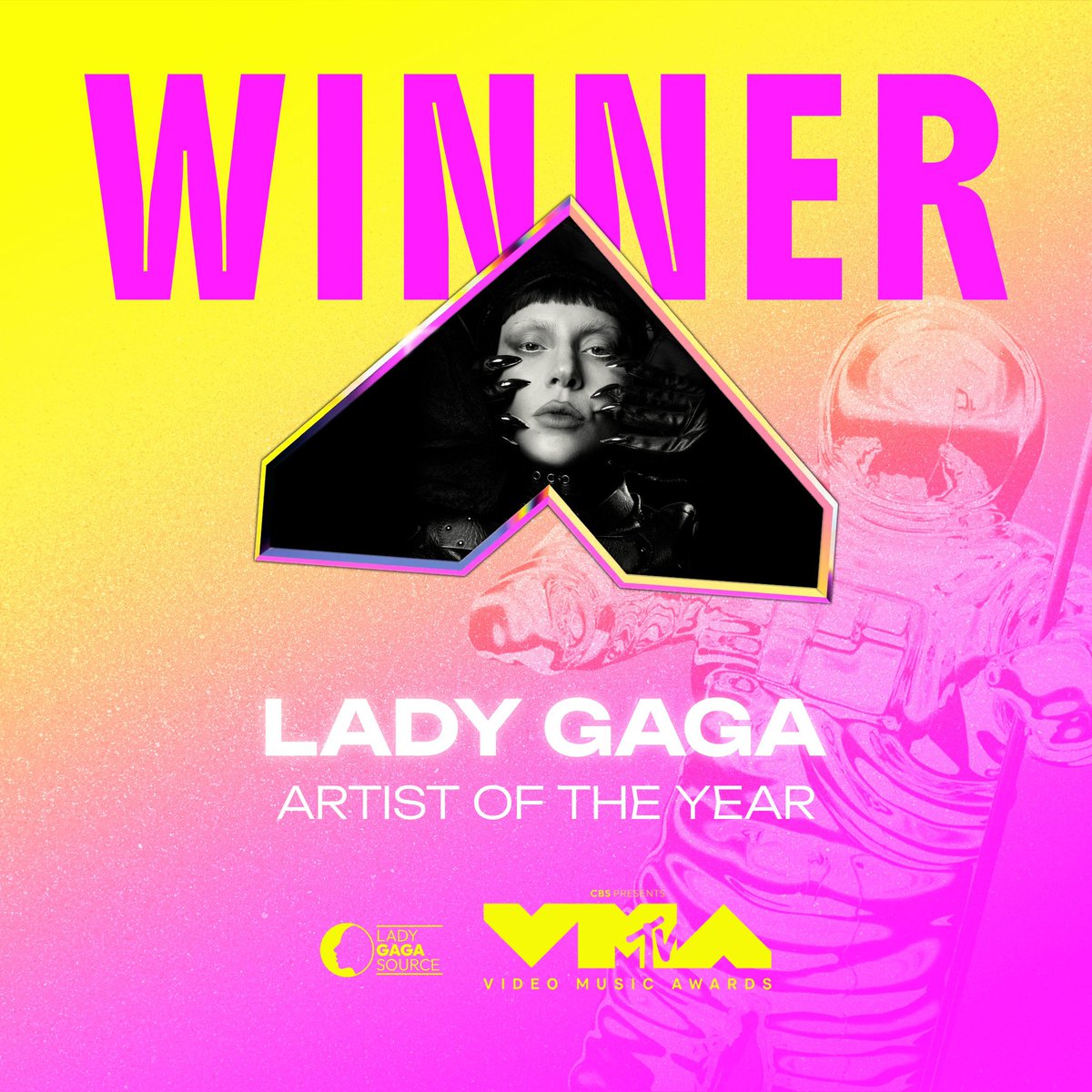 MayhemBallTour's tweet image. Lady Gaga has just won Artist Of The Year! #VMAs