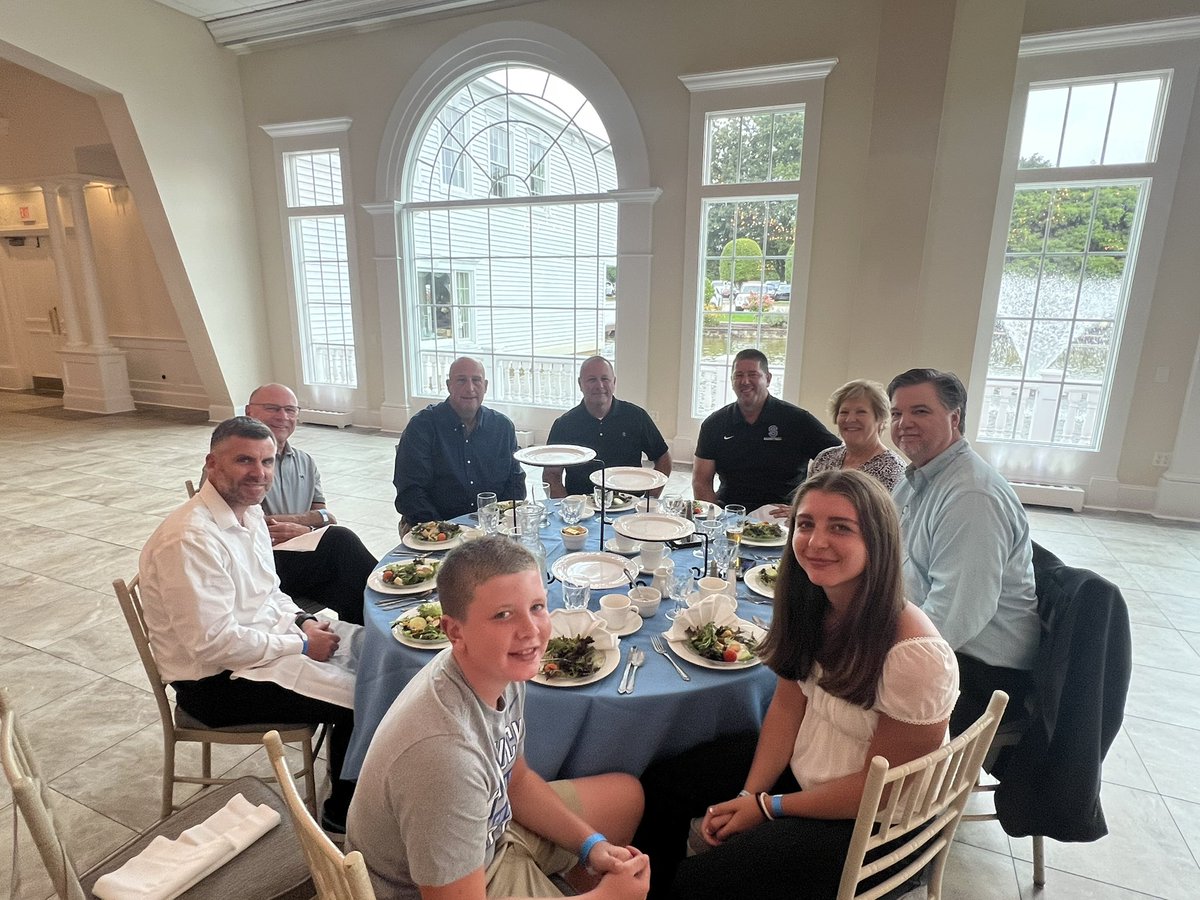 Congratulations to Head Coach Ed Quick (boys basketball) for being honored with the CT Sports Legacy Award. This award was presented by the Sons of Thunder Coalition at their 
CT Sports LegacyCelebration Banquet today <a href="/RobGNBH/">Rob</a> <a href="/GametimeCT/">GametimeCT</a>