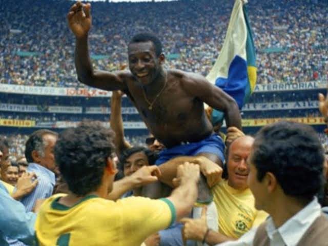 futnostalgico's tweet image. Ele contou os gols em copas também:

14 jogos
12 gols

4 deles em finais.

Não vou nem falar dos gols em mata-mata kkkkkkkkkkkkkkkk