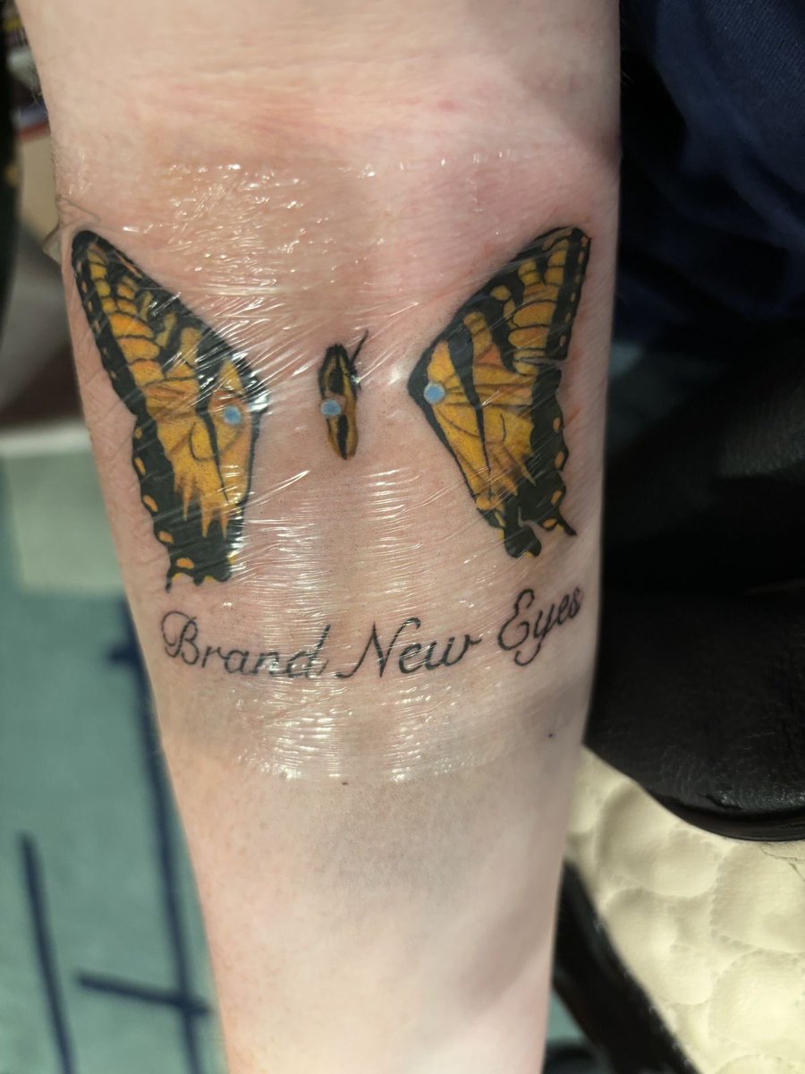 eat0ns's tweet image. my paramore tattoo because i don’t remember posting it ⭐️🦋 #paramoretwt #paratwt