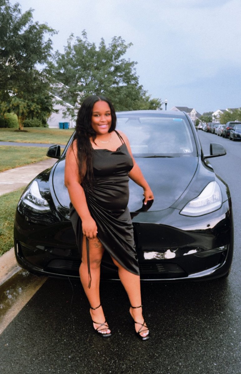 Rahdy_'s tweet image. 🖤🥂