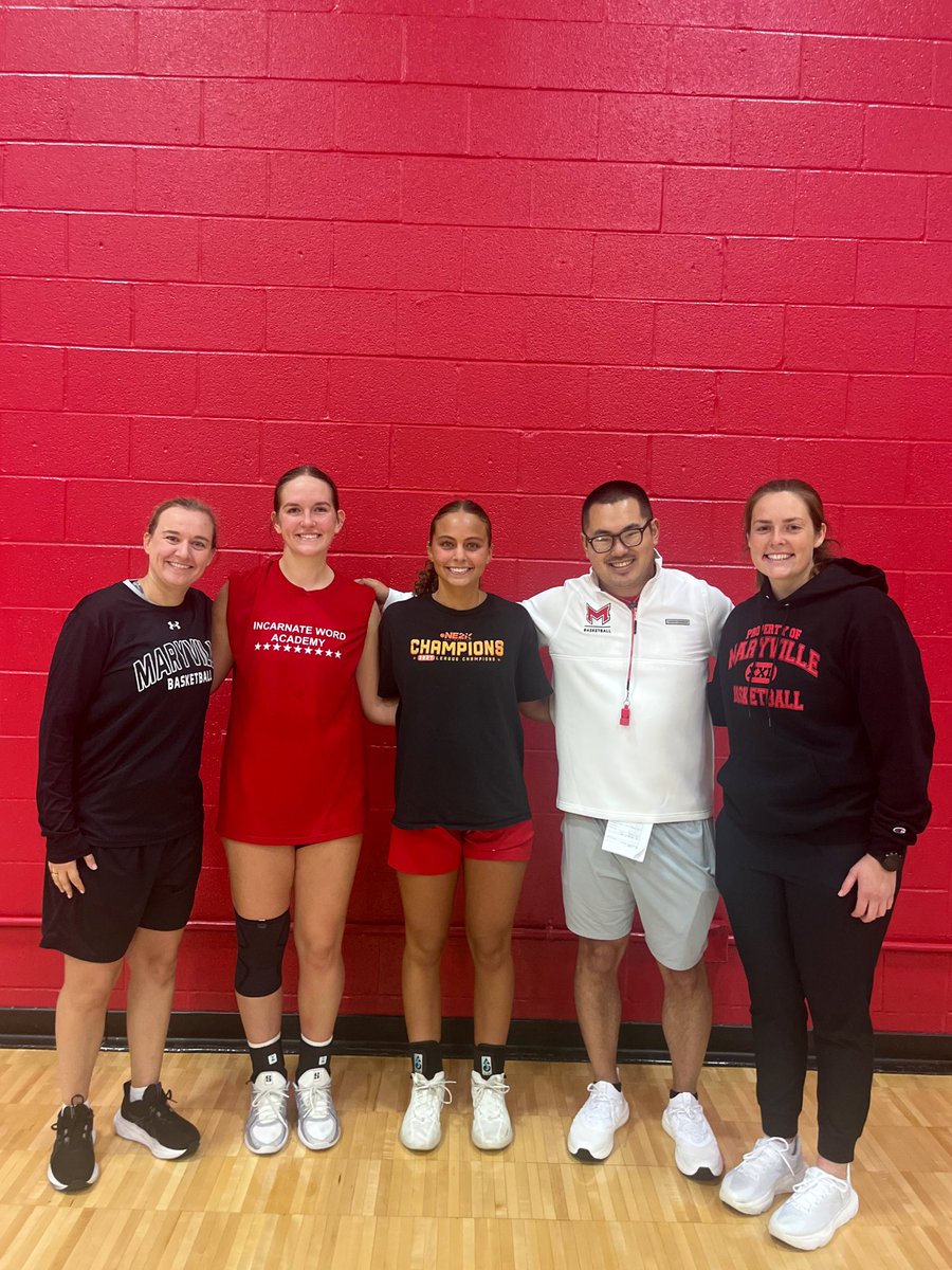 Had so much fun at <a href="/MaryvilleWBB/">Maryville Women's Basketball</a> camp!! Thanks for having me! <a href="/PheeElite/">Napheesa Collier Elite</a>