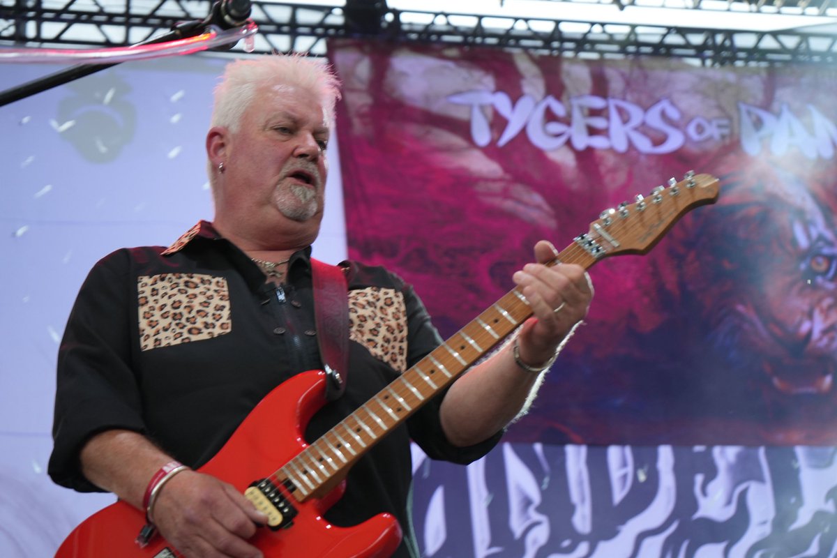 fin en México! Tygers Of Pan Tang trae su animado NWOBH al Candelabrum Metal Fest 🔥