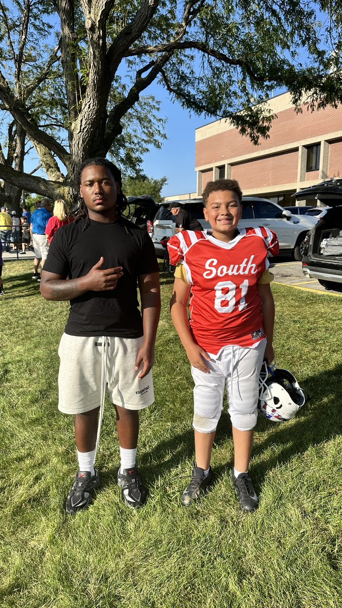 SageTooShifty's tweet photo. Was able to check out my lil guys football games this weekend! VERY proud of Cade, @BrysonLeFlore, Dash, and Ki!! #CrashTour
@LeFloreHusker @CoachRyanHoden
@C1Fozzy https://t.co/0I9bsNWcWX
