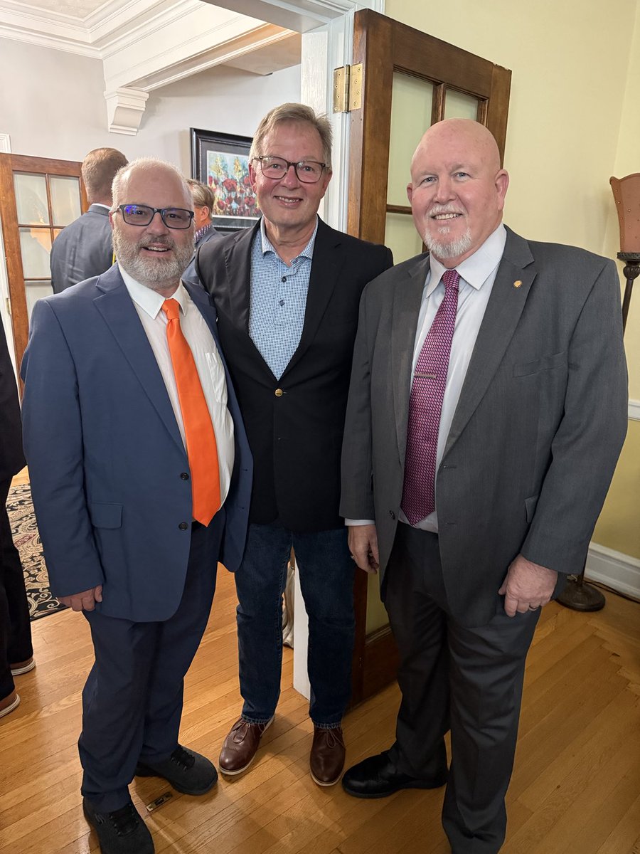 Larry Pack tweet media