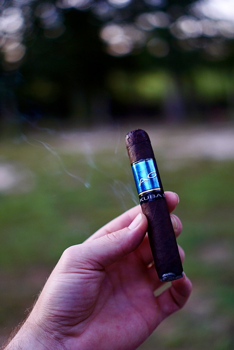spencerjay_'s tweet photo. Delicious @drewestatecigar https://t.co/4B9Jh22Mko