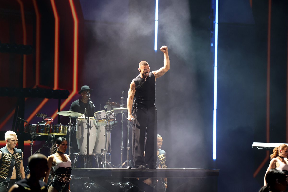 LiveNation's tweet image. Our 2025 Latin Icon at the #VMAs, @ricky_martin reminding us why he's an icon with that performance. ¡Felicidades Ricky! 

📷: Getty Images