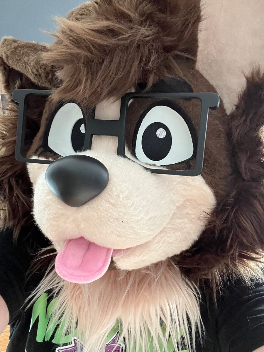 BennyCartoonist's tweet image. I FORGOT TO TELL ABOUT IT HERE!! BUT I GOT A FURHEAD YEAAAAAH!!!✨💖✨