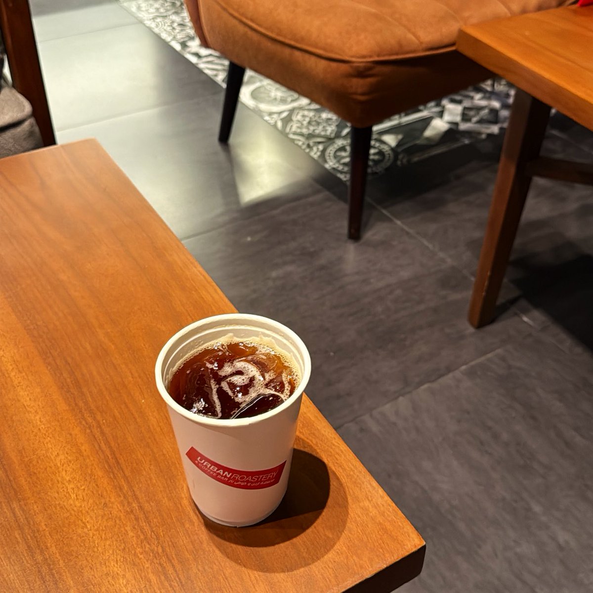 احياناً كل اللي تحتاجه لإستعادة توازنك قهوة .