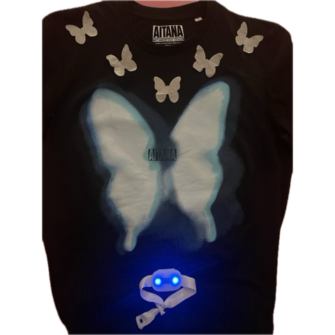 ginnymg8's tweet photo. @blueraitana @Los40 Esperemos que este año consiga todo el reconocimiento que merece por su increíble trabajo,por abrirse en canal y mostrarnos su vulnerabilidad. 
Sus fans la apoyamos a muerte y seguimos escuchando Cuarto Azul en bucle, como el primer día. Y continuamos fascinados.🦋 https://t.co/aqdZYLMEy0