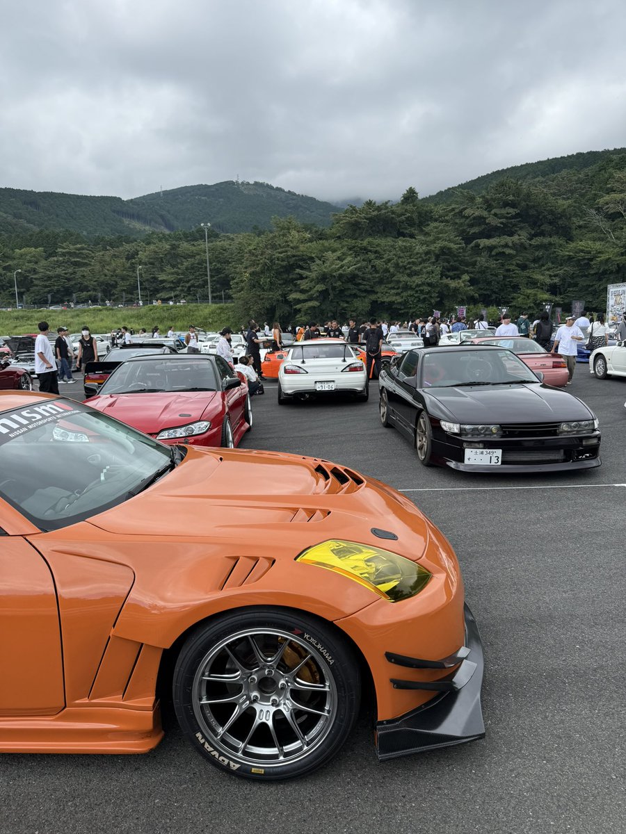 エキゾーストコンテスト
ダイシンと勝負したかった。

フロントデザインだけならGT300に負けていないんだけどなぁ。