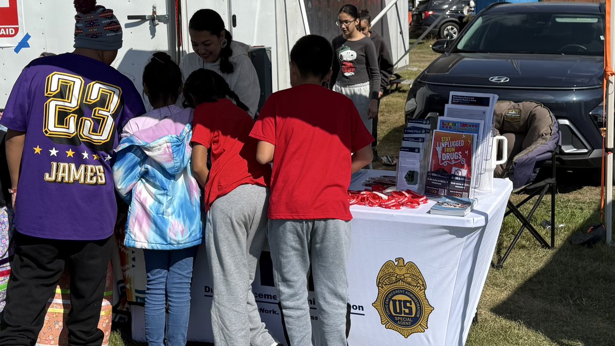 Thank you to everyone who stopped by our #DEA booth at the United Tribes Technical College International #Powwow. It was a pleasure to meet everyone and an honor to be with you.