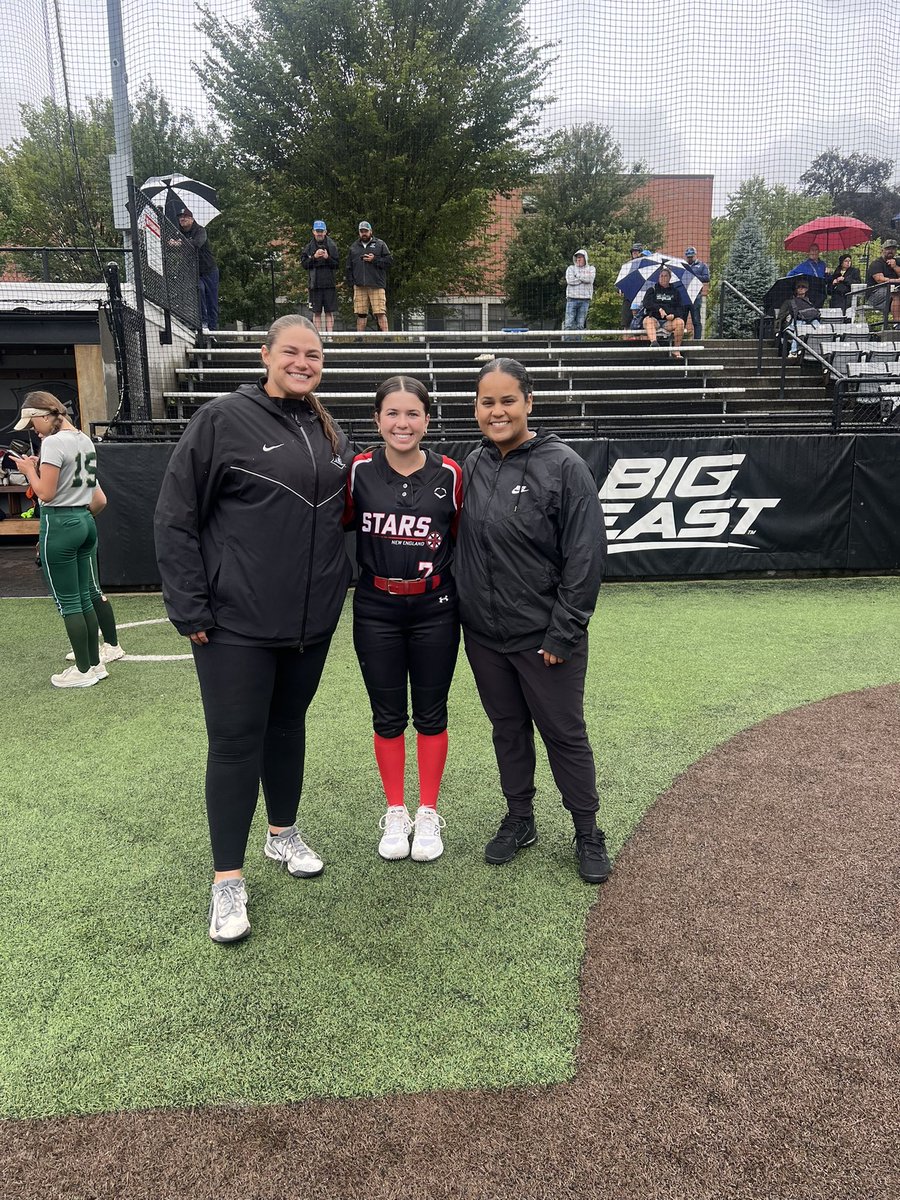 Thank you <a href="/PCfriarsoftball/">Providence Softball</a> and coaches <a href="/KelseyChrist221/">Coach Kelsey</a>, <a href="/TaranAlvelo14/">Taran Alvelo</a>, <a href="/AleimaleeLopez/">Aleimalee López</a>, and <a href="/BBrendanM/">Brendan Morales</a> for an amazing camp today despite the rainy weather! I had a great time on the beautiful campus and cannot wait to come back for more! 
<a href="/StarsNEFP/">Stars New England</a>