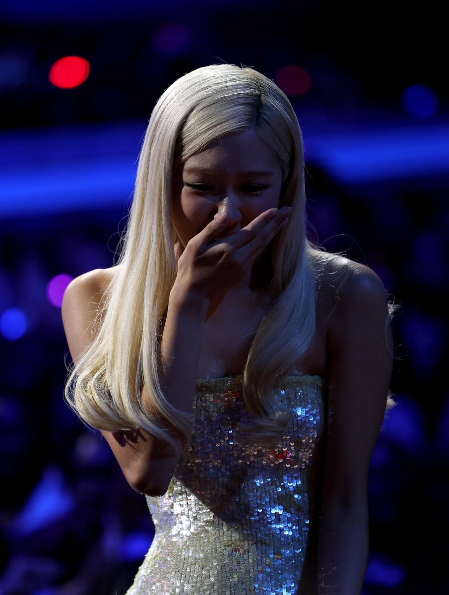 Mais fotos desse momento INCRÍVEL! 🥺 #VMAs
