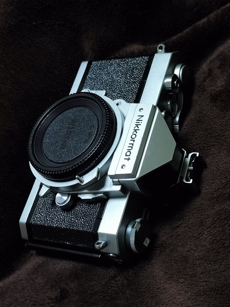eterna_zr4's tweet photo. 親しくさせて頂いているカメラ屋さんにあったNikkormat FTN気になってた触っていると
お安くしますヨ!の甘い誘惑に負けて
まいにゅーぎあ🥹
#Nikkormat
#Nikomat https://t.co/V4GoYOSB1W
