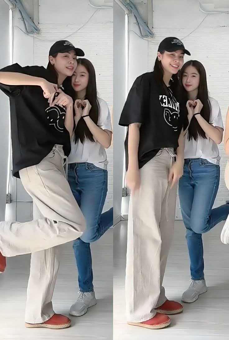 FayeYoko_2024's tweet image. I just saw this picture of FayeYoko again, and it reminded me of that moment after their rehearsal when they were about to go home. Yoko said she was hungry, and Faye answered, &quot;Hey Yoko, you wanna eat ramyeon in my home?&quot;
🤭😍💓

#FayeYoko #ฝ้ายโยโกะ