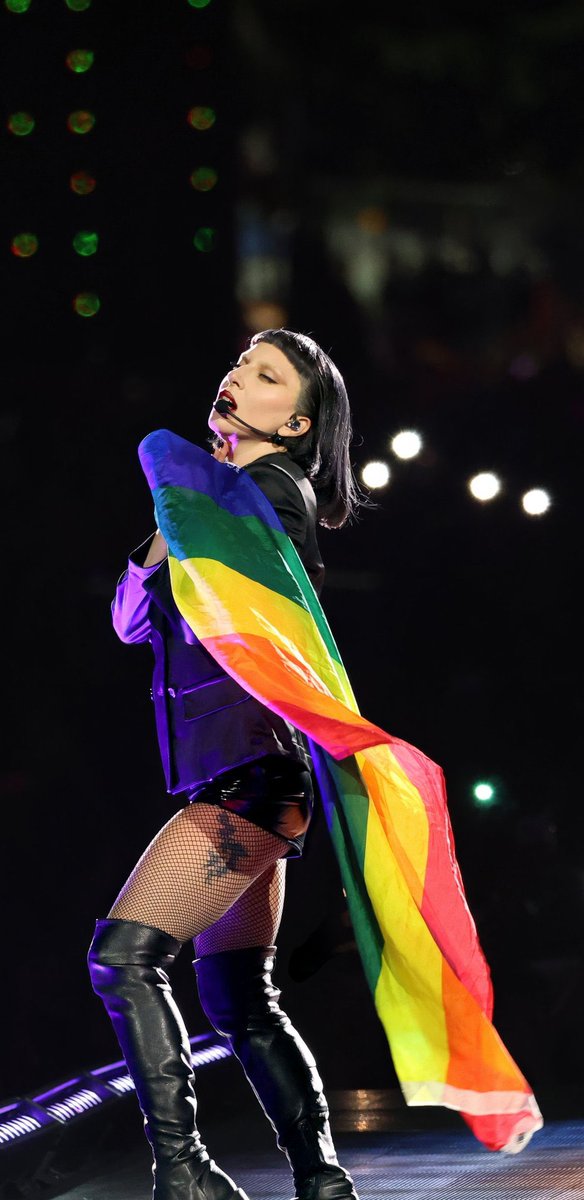 DEVE SER HORRÍVEL ODIAR A LADY GAGA E VER ELA SEMPRE VENCENDO, NÉ? 🗣