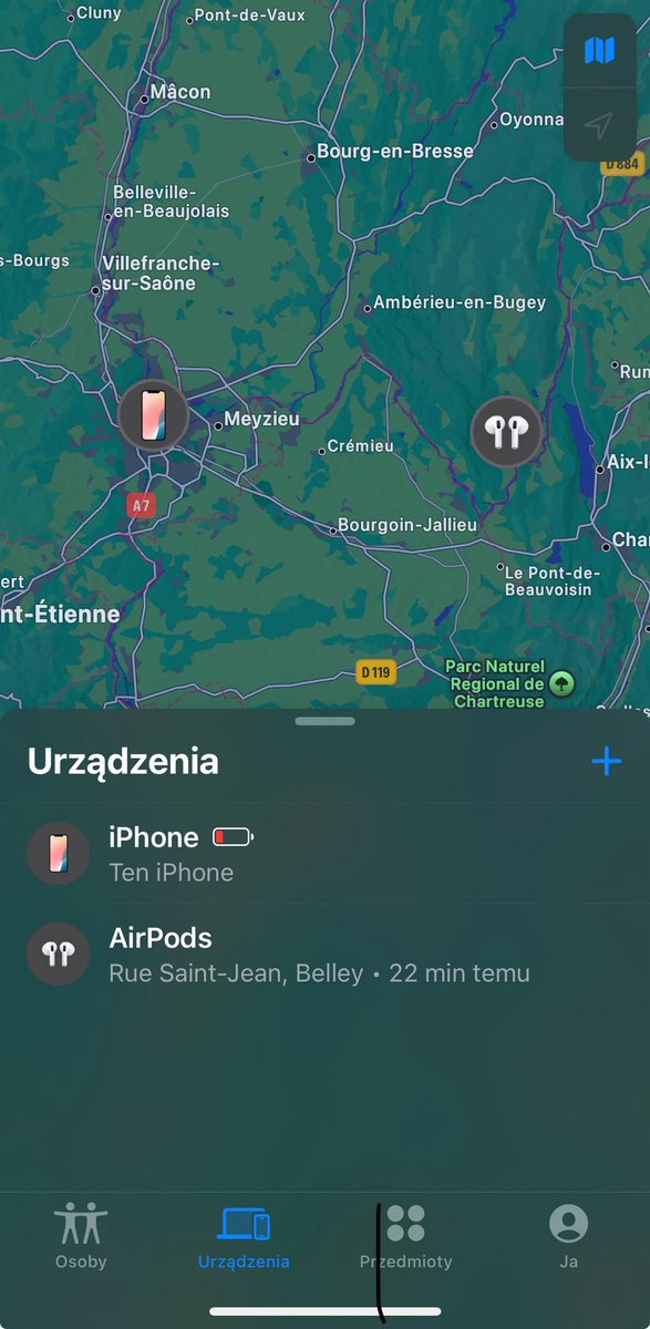 charyy__'s tweet image. Someone literally stole my moms bag while she was in the stands😭