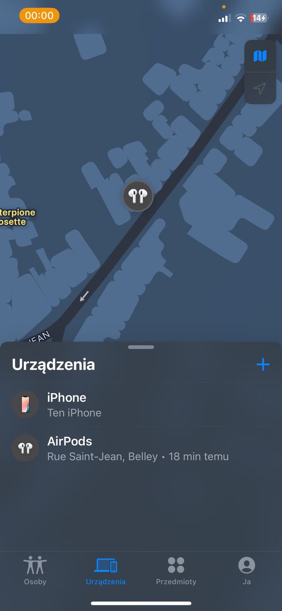 charyy__'s tweet image. Someone literally stole my moms bag while she was in the stands😭