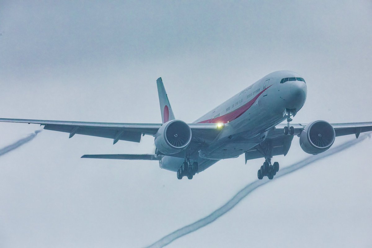 B777日本国政府専用機の航過飛行
翼端から太いヴェイパー   𓏸𓂂𓂃✈

#令和７年度千歳のまちの航空祭
#千歳基地航空祭
#千歳基地  
#政府専用機
#シグナス