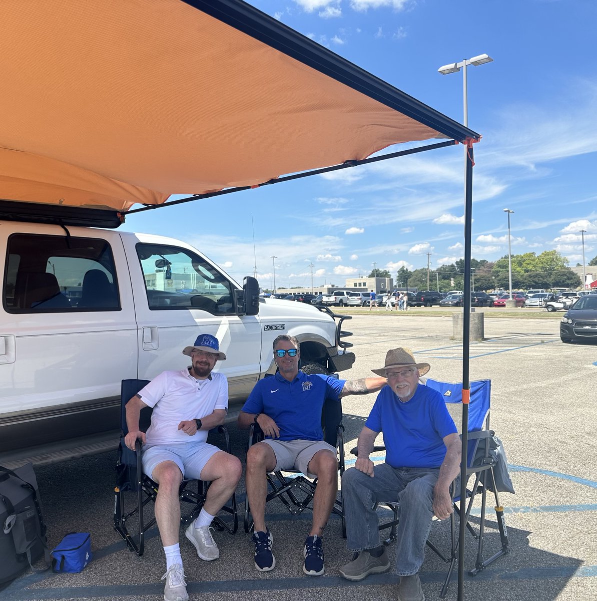alltop_us's tweet photo. "The awning worked marvelously - &amp; tailgating with my 87 year old father was an amazing success!!"

We're thrilled to see our awning in action and making such a positive difference! It's fantastic that it provided the ideal shade and comfort for this memorable tailgating event! https://t.co/cEb0CH2fNy