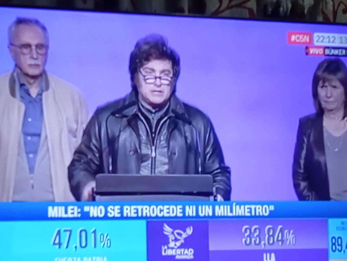"Sacamos a 12 millones de la pobreza" y perdió por 15 puntos, este tipo es un cínico descerebrado ?
#ChauMilei