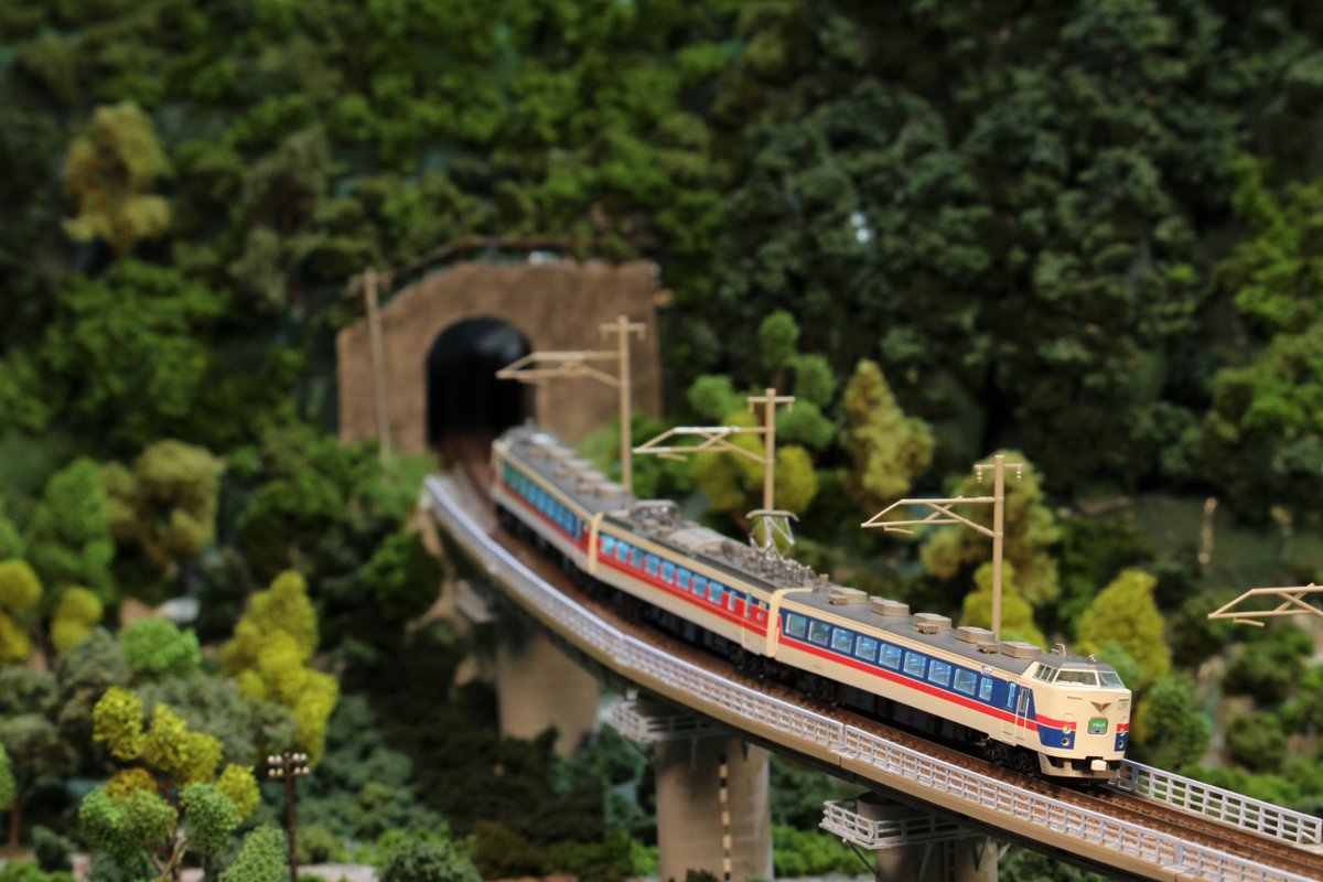 komachir1's tweet photo. #トミックス撮り鉄

トミックス ショールーム東京秋葉原 にてシラジンのジオラマで撮影してきました！

やはり、かもしかはここの風景にとても馴染みます https://t.co/ZQh10LZzJB