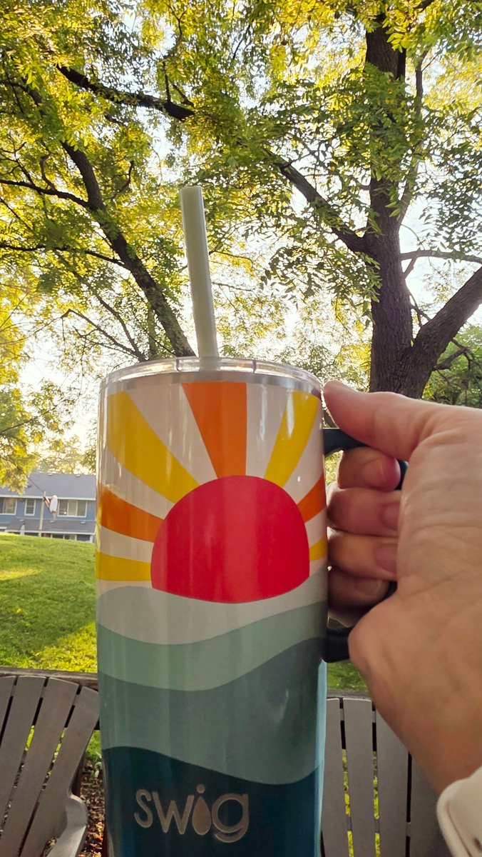 TRitter429's tweet photo. @Brandieteaches @swiglife #2 is on my self care list! I got this one and it's so pretty! https://t.co/Yps8tMsbxe