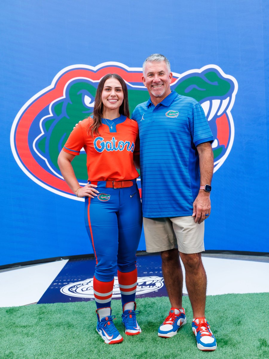 YelliCalvo_2027's tweet image. Gator Nation here I come 😉 #committed