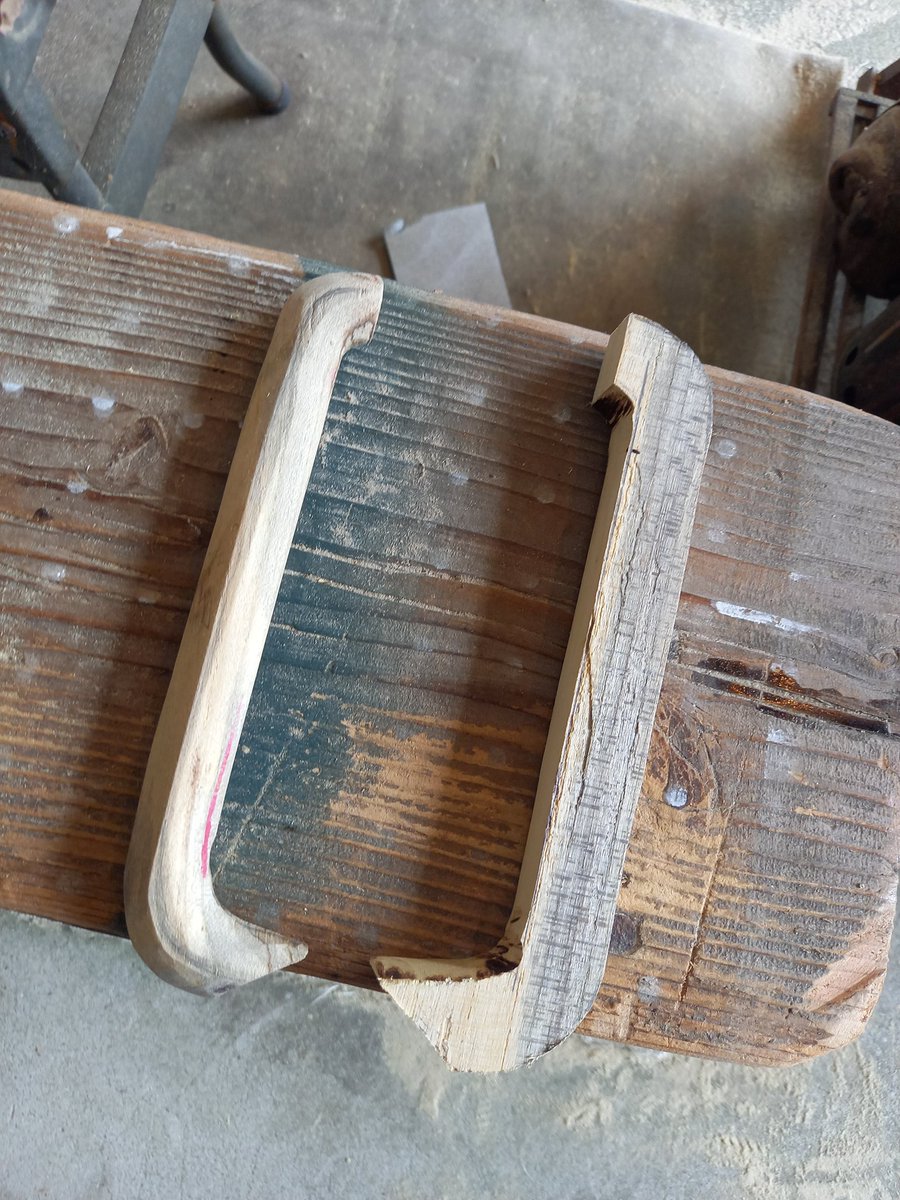 今日は工作の日⚒️
一本ミスったので作り直し🤢
