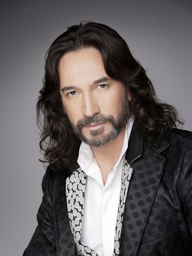 #VMAs    Best K-Pop Winner: "No hay nada más difícil que vivir sin ti" Marco Antonio Solis