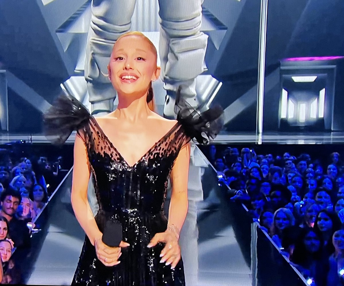 The lovely Ariana Grande #VMAs