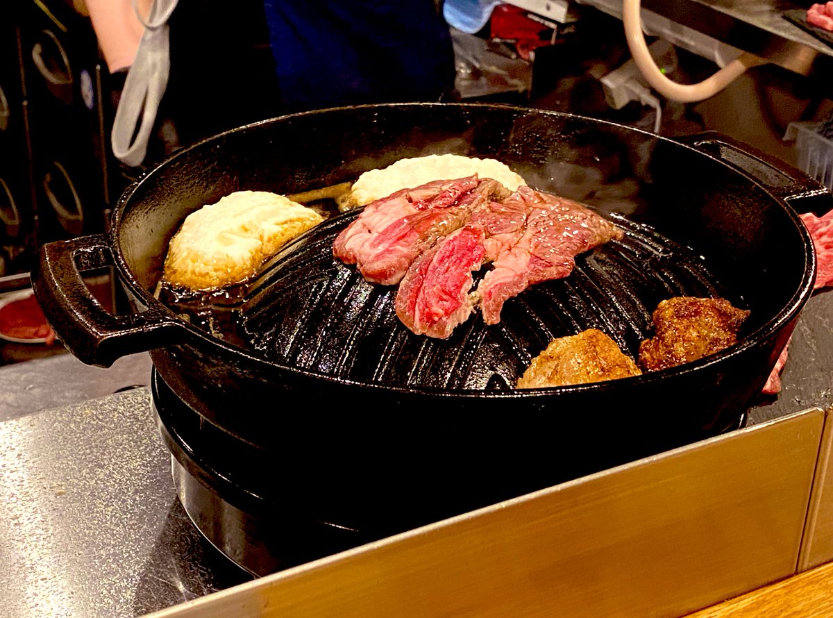 北海道で食べたもの
ジンギスカン
4年ぶりに食べたけど、美味しかったなー
またいつか食べにいきたいな