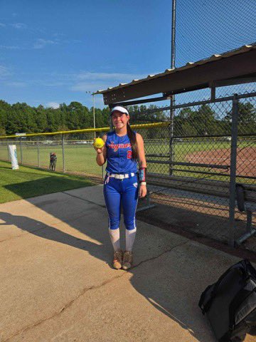 AFMSGold's tweet image. @amanda_sb_bb is one fire right now, hitting another bomb this week! Coaches, this athlete is a TRUE utility and can play anywhere on the field.  Make sure you get a chance to see her this fall!  Stay hot Nix!
#StrongAF
#BeBetter
@AFSBALL