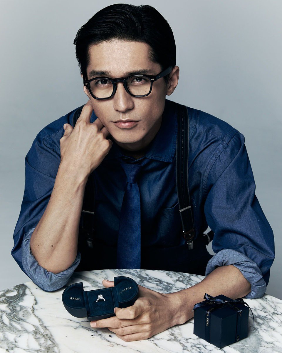 _omame_'s tweet photo. ELLEの錦戸くんも言わずもがな〜
やっぱ『Harry Winston × Ryo Nishikido』って史上最強じゃん！ https://t.co/Lc4LllHZIS