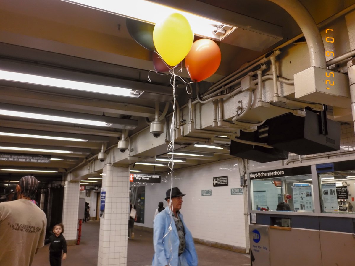 _Burguez_'s tweet photo. Brooklyn #mta #streetphotography #fujifil https://t.co/sY8KpKGnjZ
