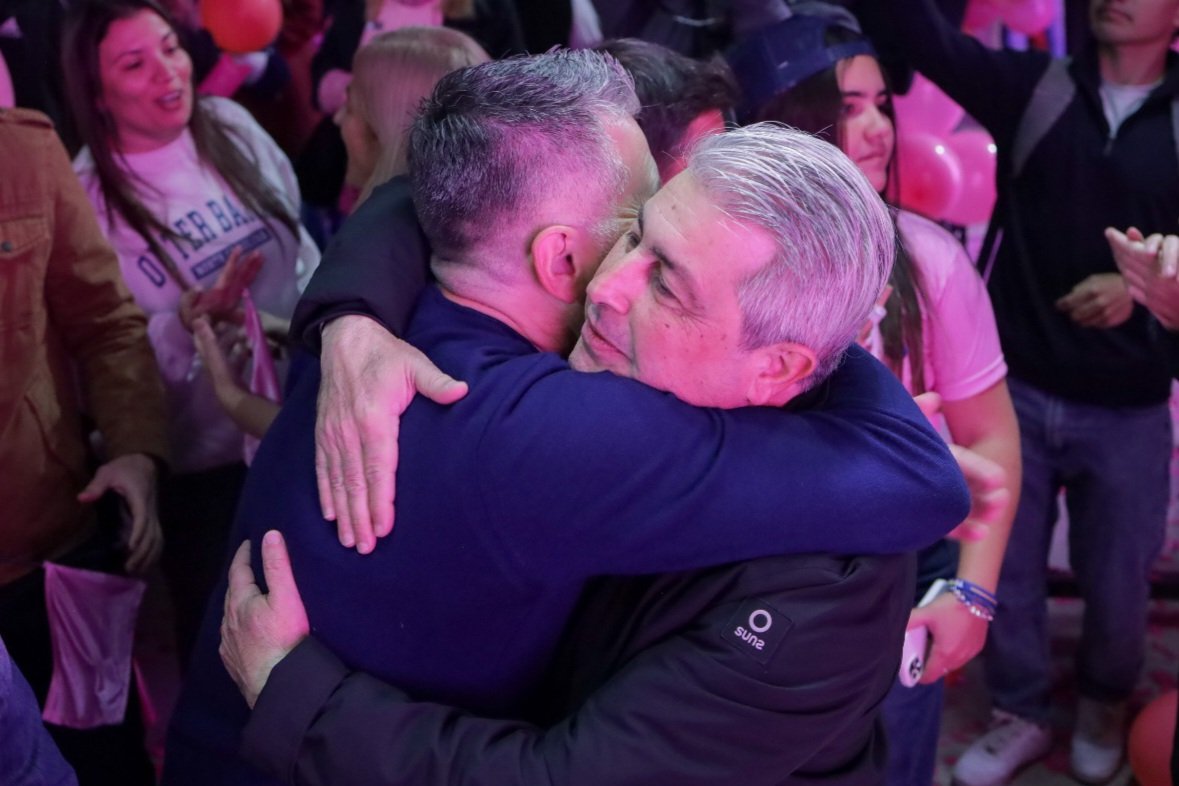 Quiero felicitar a <a href="/manupassaglia/">Manuel Passaglia</a> y <a href="/pulibustos/">María Paula Bustos</a> por el contundente triunfo de HECHOS en la Segunda Sección Electoral. Este logro es el reconocimiento del compromiso concreto y la gestión cercana que representan para nuestra comunidad.

Y también quiero felicitar a quienes