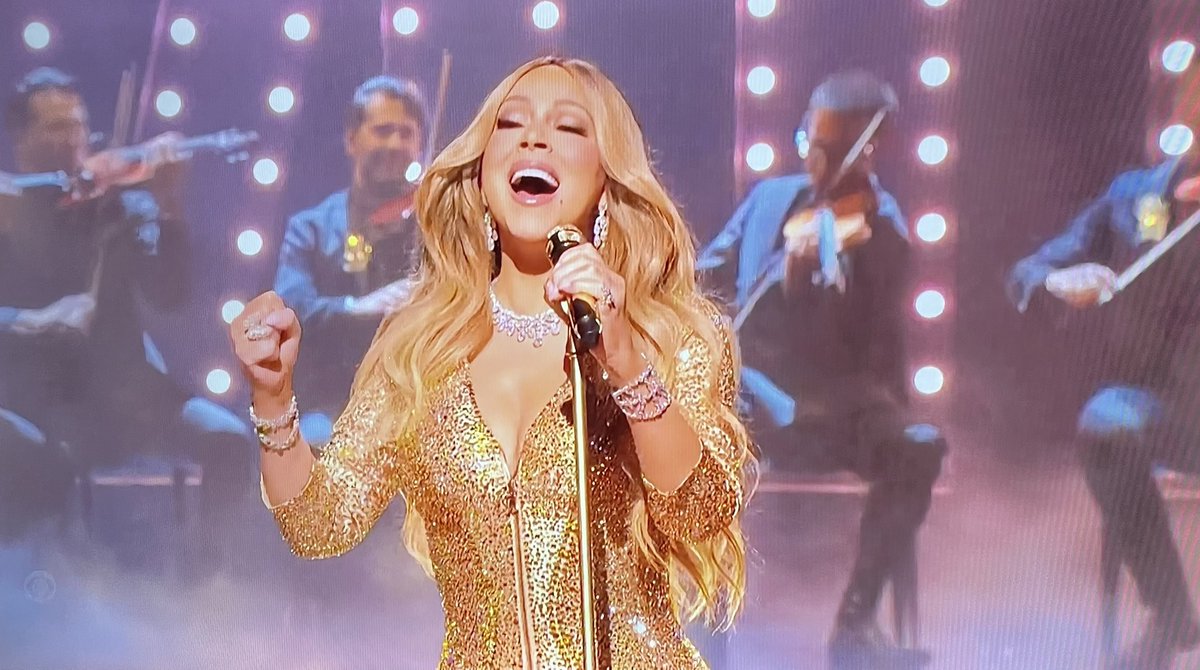 Mariah Carey is magnificent!✨ #VMAs