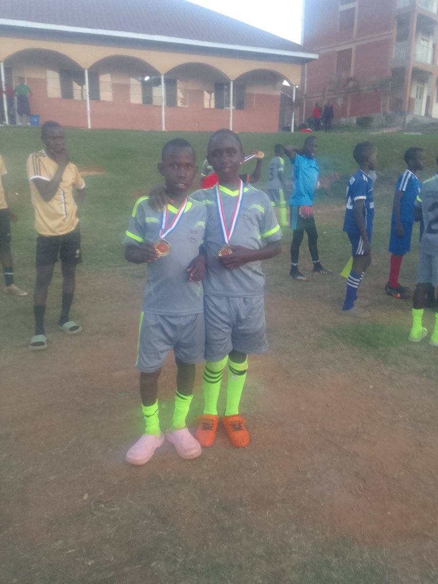 coachbashir4's tweet photo. Doing the best of our knowledge @TOOTO Ndiwulira primary school mbalwa #kirinya soccer ACADEMY https://t.co/QDlTj04zrC
