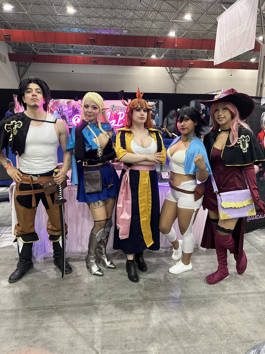 DavySanxez's tweet photo. Black Clover
Inst.
Yami Sukehiro - magic_miike0
Charlotte Roselei - kar_ma.br
Mereoleona Vermillion - Amidala.geek
Sol Marron - Clau_cy1
Vanessa Enoteca - Apolitabb
#Cosplay
#BlackClover
#YamiSukehiro
#CharlotteRoselei
#MereoleonaVermillion
#SolMarron
#VanessaEnoteca https://t.co/bImDJ4QObH