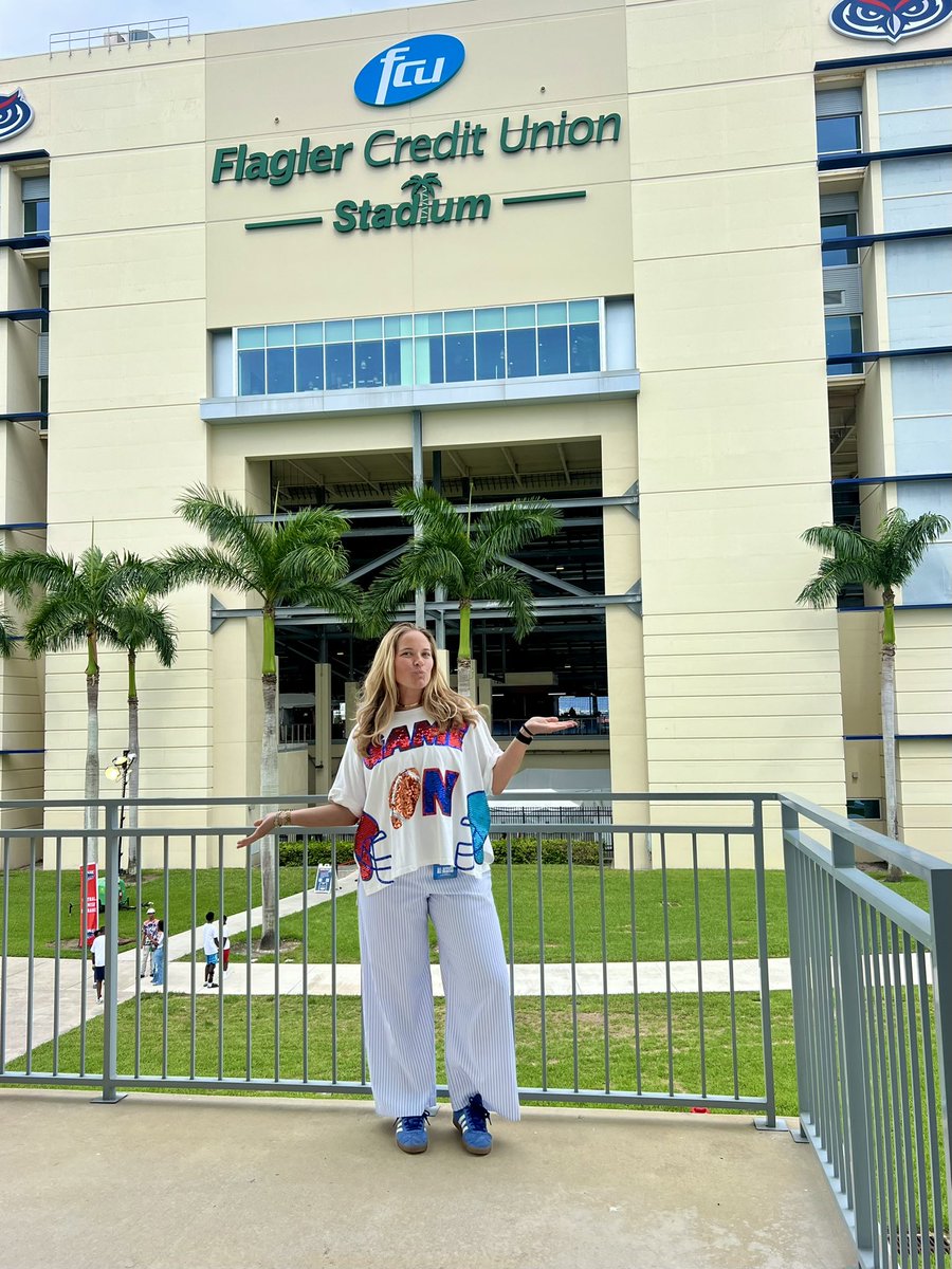 fepadgett's tweet photo. INCREDIBLE WEEKEND!! First game in the Flag, successful OV weekend, big recruiting event, Sexxy Red concert on campus and a WIN!!π΄π¦β€οΈ #WIP #ATFA #LitWithKitt #DefendtheFlag https://t.co/QERR95Asg9