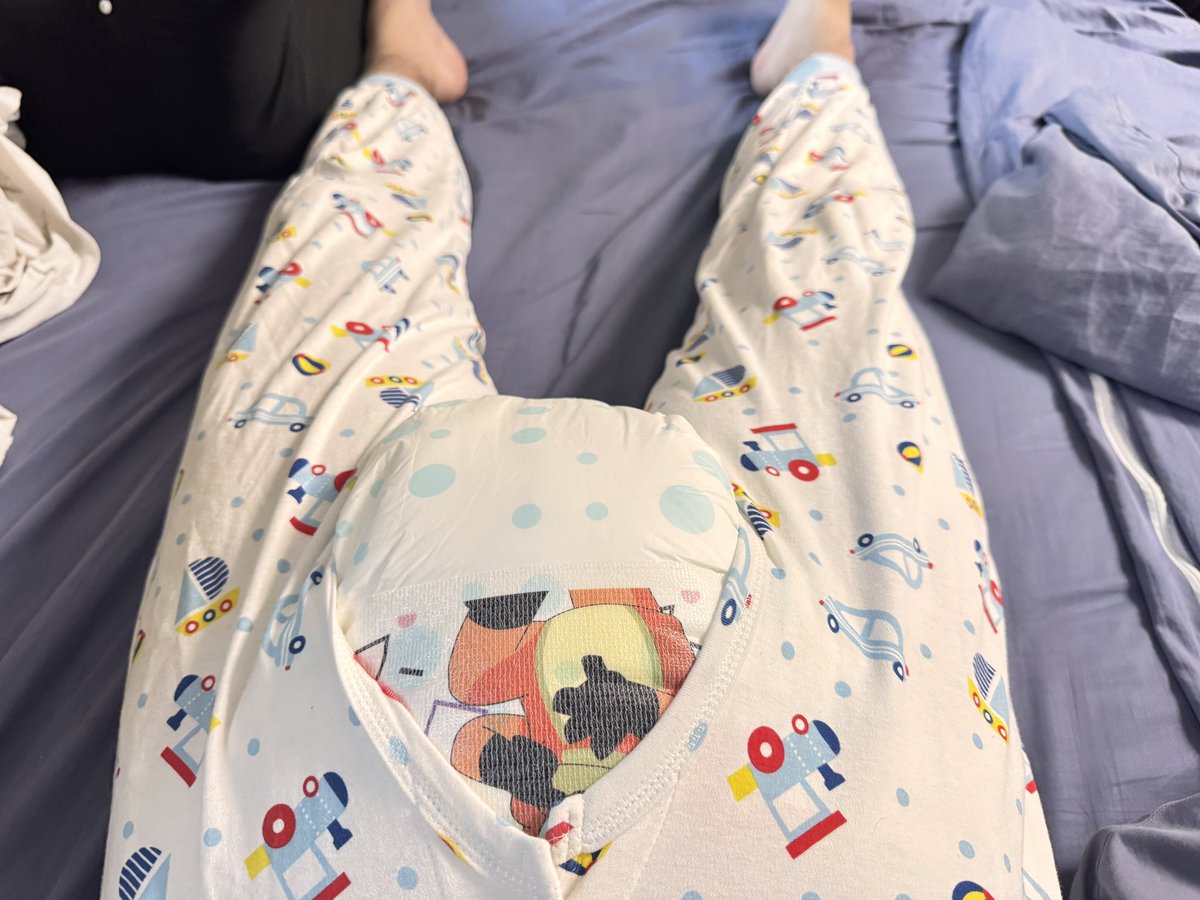 abdl宝宝尿尿。三张一起用饱满又抗尿