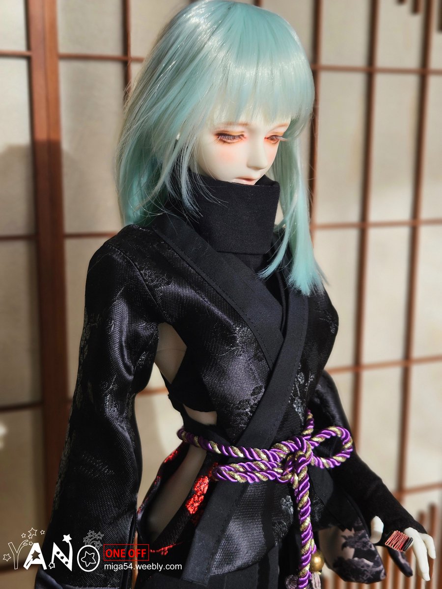 손님이 주문해주셨어요.근데 손님의 천으로 옷을 만드는 것 너무 어려워져서 많이 놀랐어요.거의 망해서 다시 만드는 느낌 들었는데 완성 되었어요.(울음)