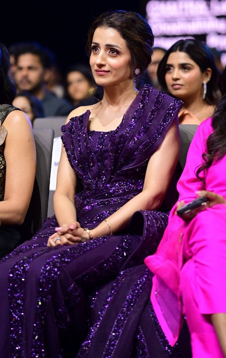 am_Migrade's tweet image. &quot;Good morning! ☀️✨
 Starting the day with elegance &amp;amp; grace, just like Trisha at #SIIMA ❤️ #QueenVibes&quot;

@trishaoffl #Trisha #SIIMA2025 #SIIMA